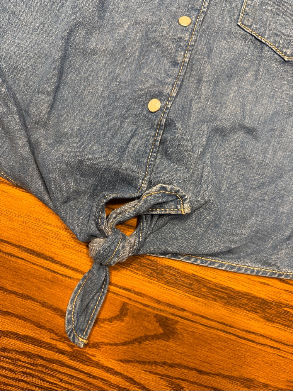 Wrangler light blue denim sleeveless button-down tie-front top - Picture 5 of 6